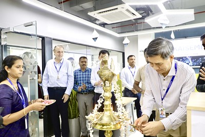 Mr. Rongming Liu lighting the inaugural lamp.