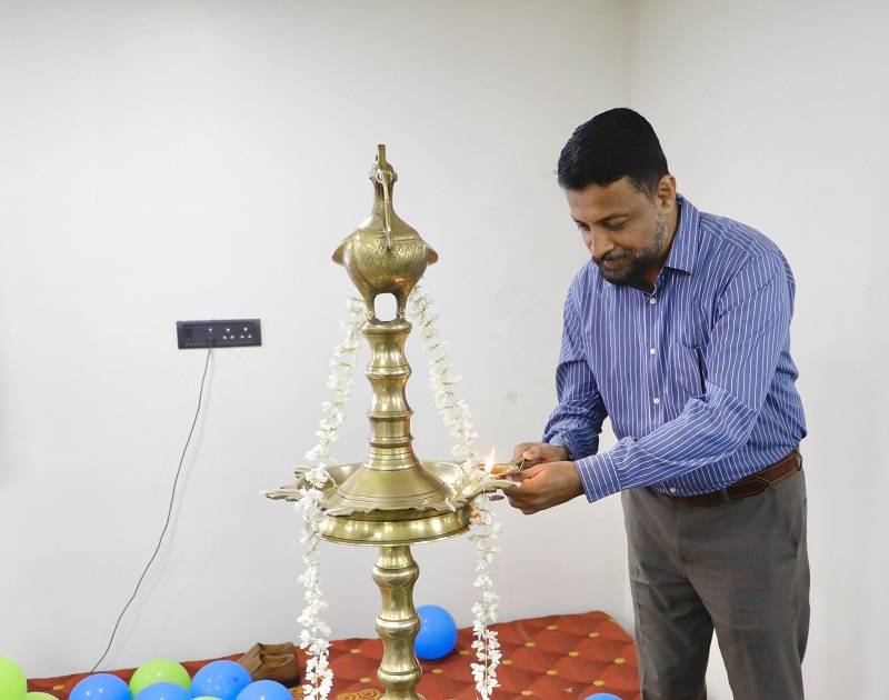 Col Sanjeev Nair (Retd), CEO Technopark, lighting the inaugural lamp.